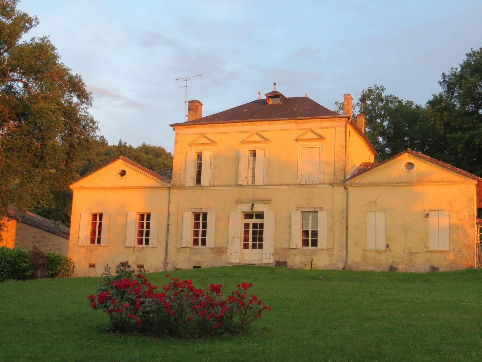 Aux Trois Fontaines Bed and Breakfast Eynesse Eksteriør billede