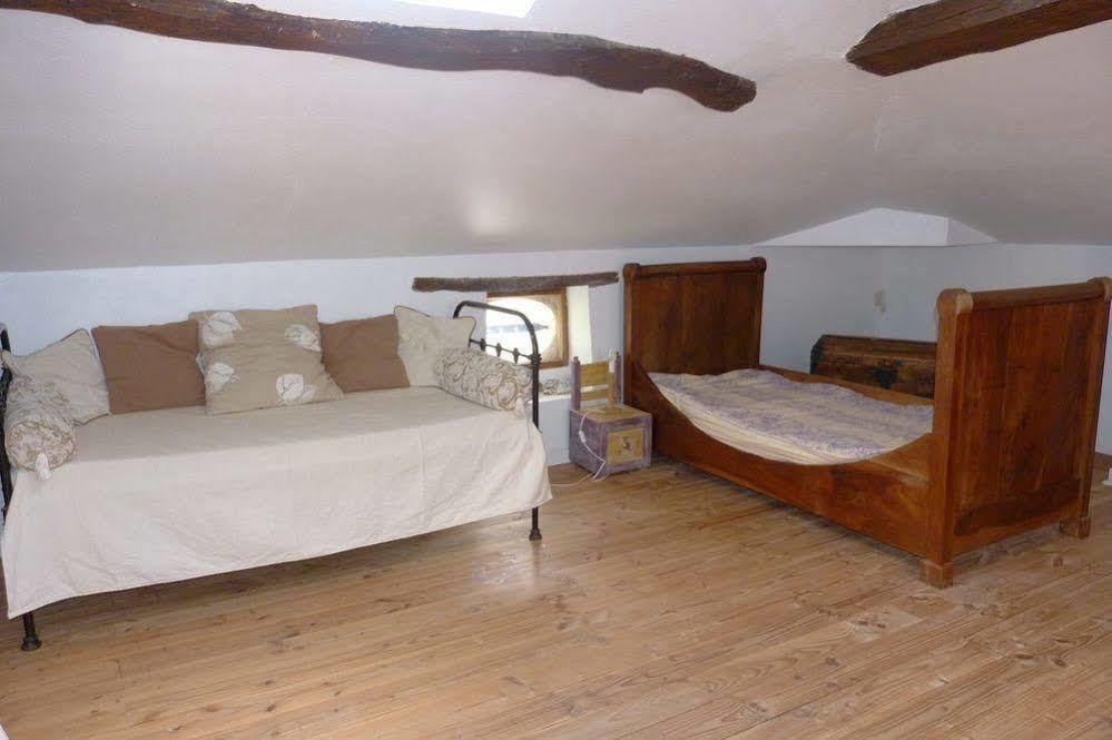 Aux Trois Fontaines Bed and Breakfast Eynesse Eksteriør billede