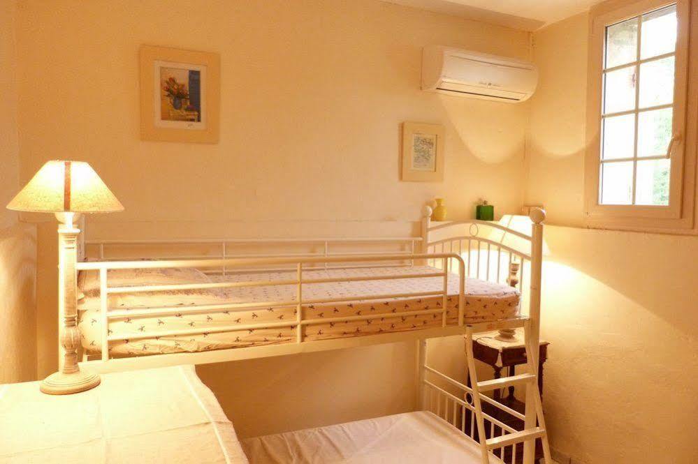 Aux Trois Fontaines Bed and Breakfast Eynesse Eksteriør billede